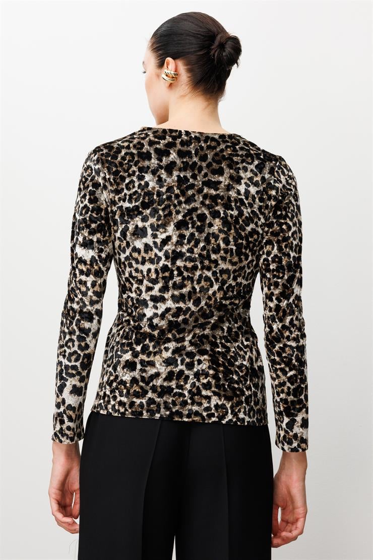 Modailgi  Anvelop Detaylı Leopar Kadife Bluz Leopar