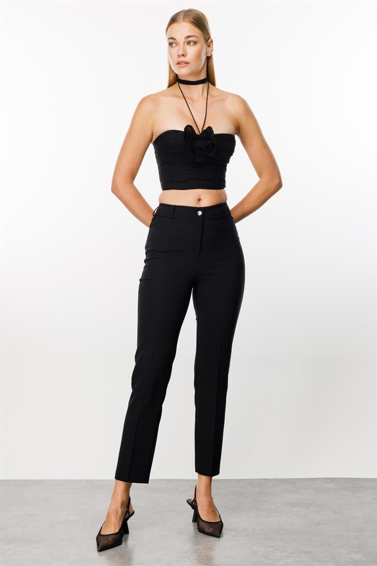 Modailgi  Arka Cep Detaylı Dar Paça Pantolon Siyah