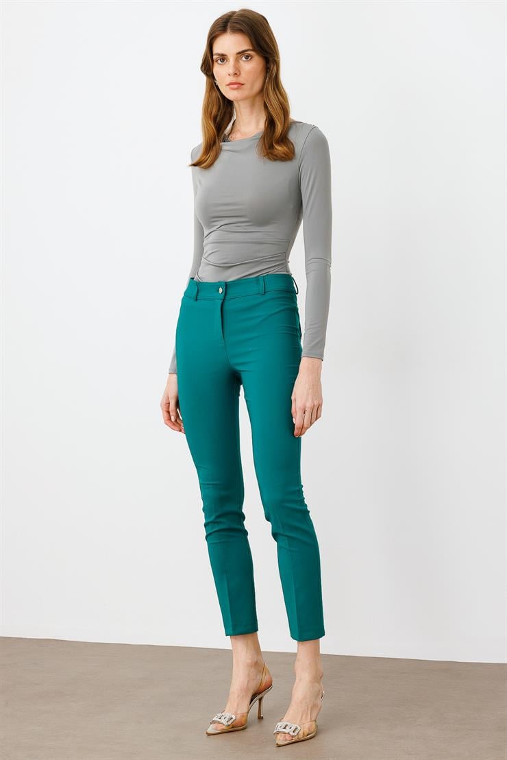 Modailgi  Arka Cep Detaylı Dar Paça Pantolon Zümrüt
