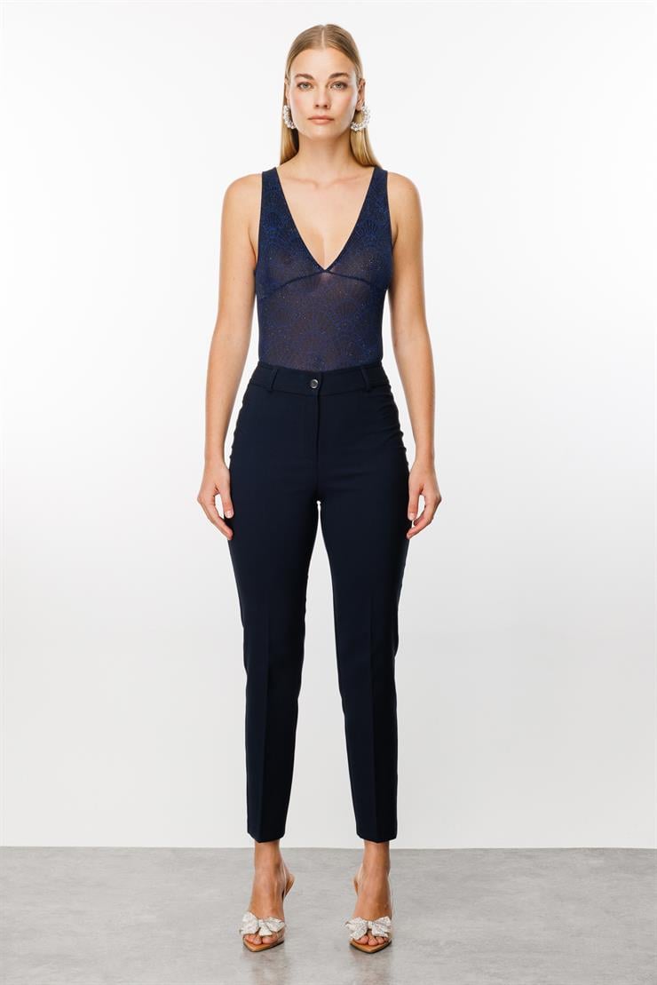 Modailgi  Arka Cep Detaylı Dar Paça Pantolon Lacivert