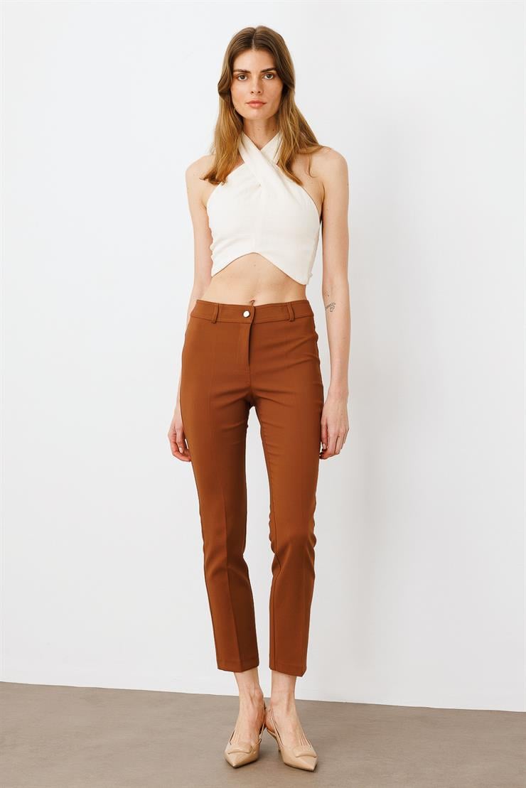 Modailgi  Arka Cep Detaylı Dar Paça Pantolon Taba