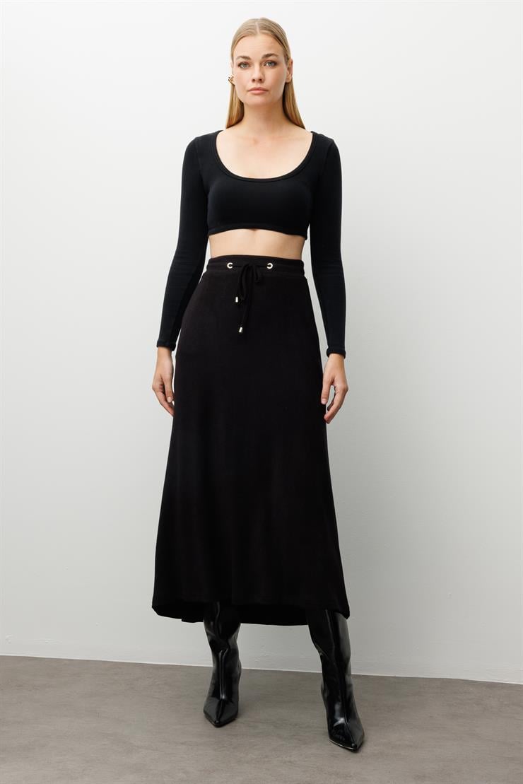 Modailgi  Arka Kemeri Lastikli Önde Tünel Bağcıklı Yandan Cepli Midi Boy Triko Etek Siyah