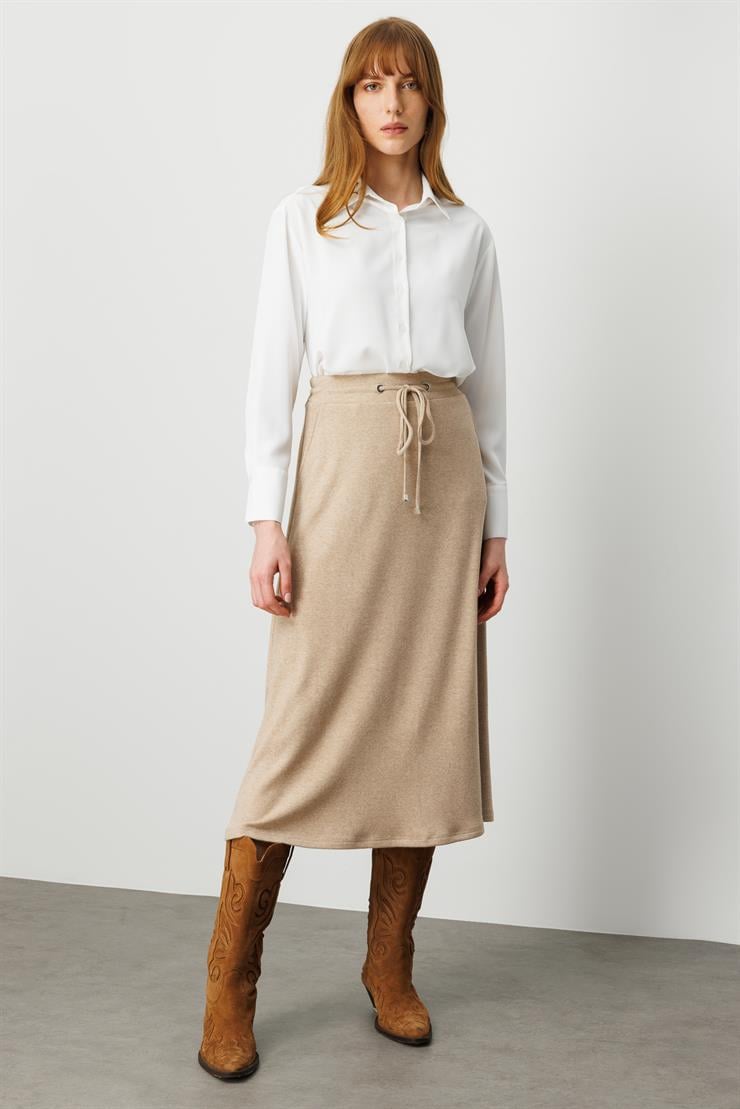 Modailgi  Arka Kemeri Lastikli Önde Tünel Bağcıklı Yandan Cepli Midi Boy Triko Etek Vizon