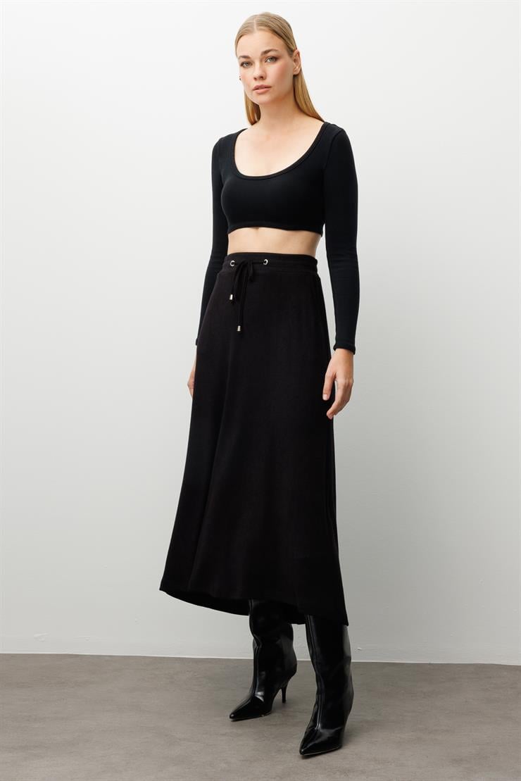 Modailgi  Arka Kemeri Lastikli Önde Tünel Bağcıklı Yandan Cepli Midi Boy Triko Etek Siyah