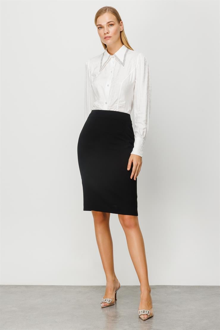 Modailgi  Arka Yırtmaçlı Klasik Kısa Etek Siyah