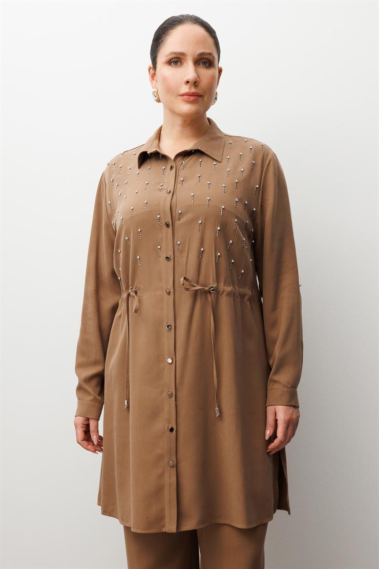 Modailgi  Beli Büzgülü Ön Bedeni İncili Taşlı Tunik Vizon