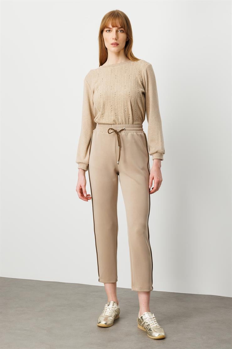 Modailgi  Beli Lastikli Bağlamalı Yanları Bantlarla Birlikte Biye Detaylı Örme Pantolon - 15050 Vizon