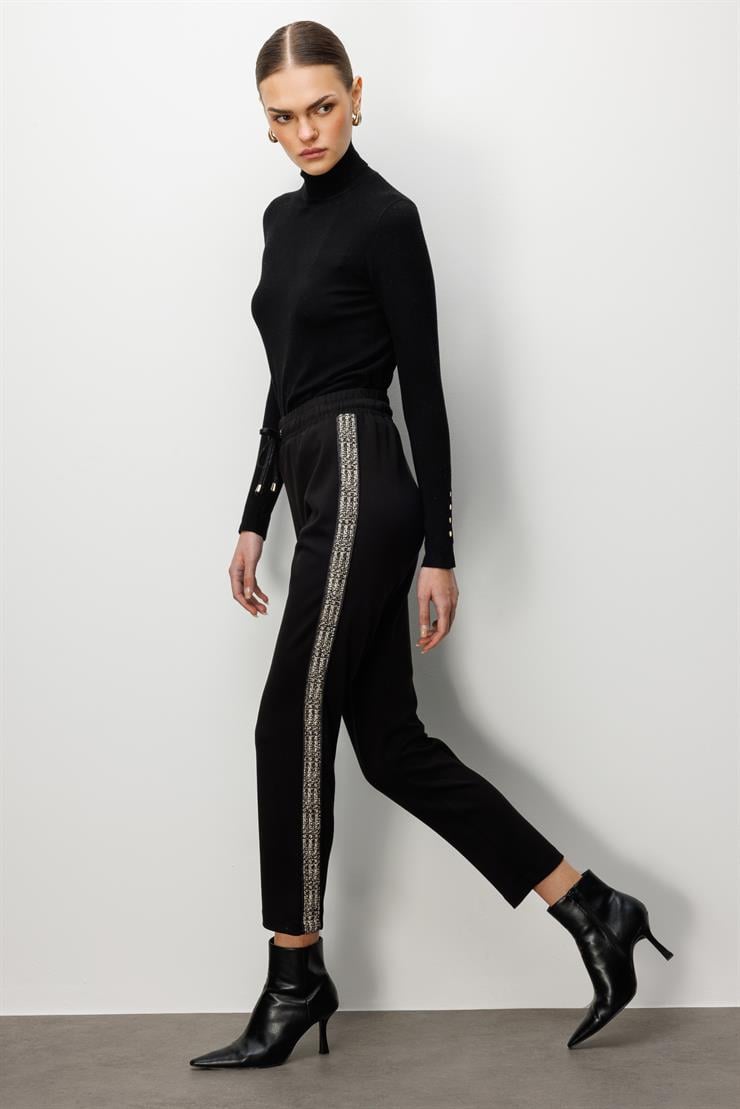 Modailgi  Beli Lastikli Bağlamalı Yanları Bantlarla Birlikte Biye Detaylı Örme Pantolon - 15050 Siyah