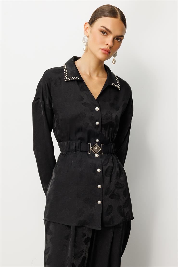 Modailgi  Beli Lastikli ve Toka Detaylı Yakası İnci İşlemeli Tunik Siyah