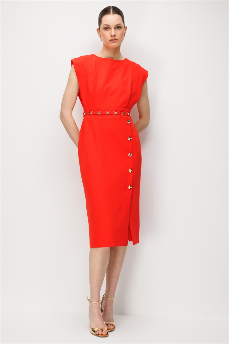 Modailgi  Beli Metal Görselli Düğme Detaylı Midi Boy Elbise Nar
