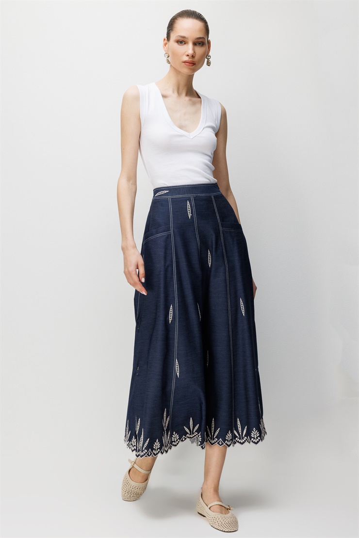 Modailgi  Cep Detaylı Nakışlı Denim Midi Boy Etek Lacivert
