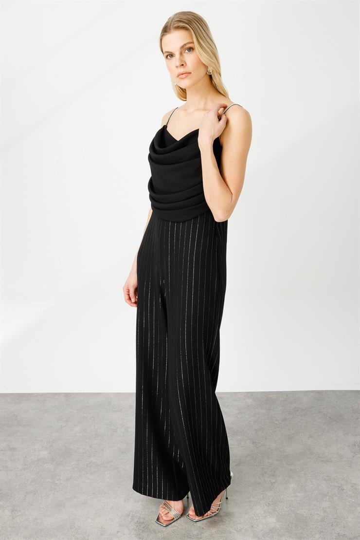 Modailgi  Degaje Yaka Simli Çizgili Tulum Siyah