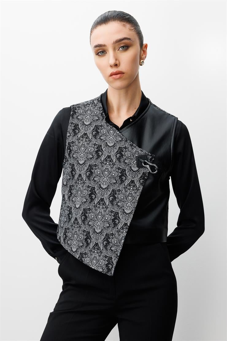 Modailgi  Deri Garni Kumaşlı Klapa Kapamalı Asimetrik Jakar Yelek Siyah