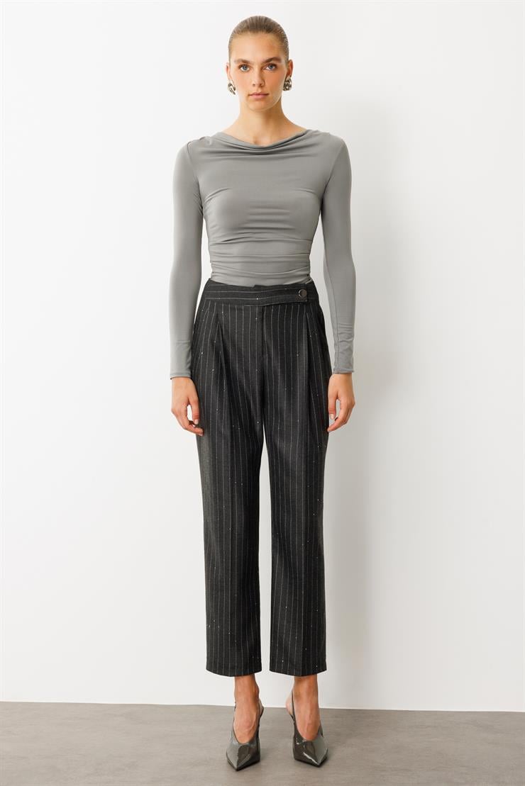 Modailgi  Dil Kemerli Kapama Çift Pileli Yandan Cepli Sigara Paça Pantolon - 75004 Siyah