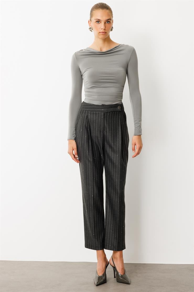 Modailgi  Dil Kemerli Kapama Çift Pileli Yandan Cepli Sigara Paça Pantolon - 75004 Siyah