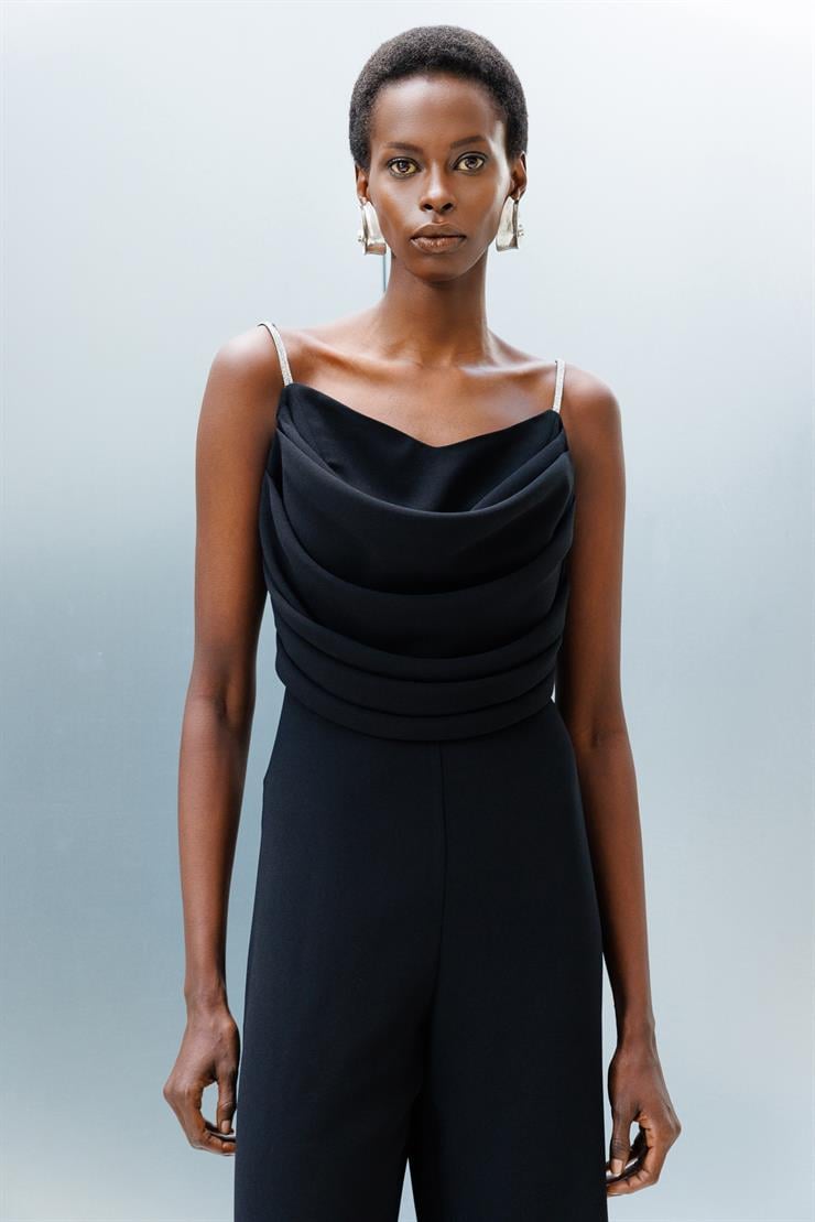 Modailgi  Drape Detaylı Askılı Tulum Siyah