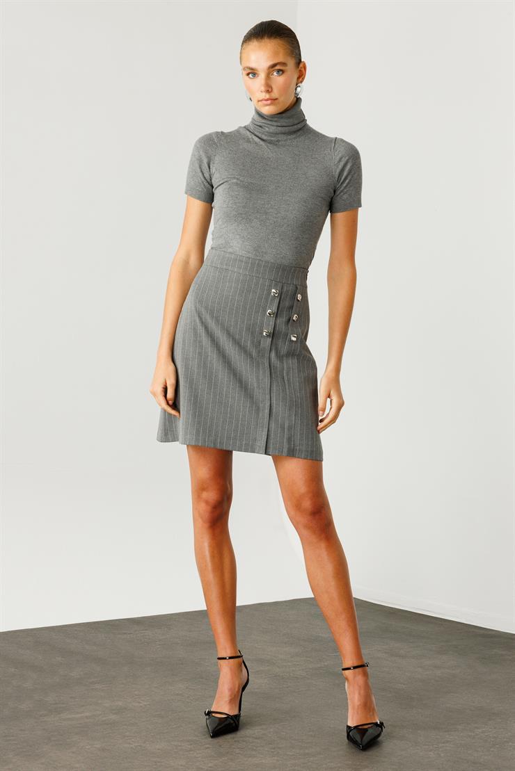 Modailgi  Düğme Detaylı Kısa Etek Gri