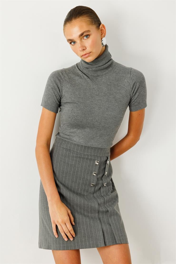 Modailgi  Düğme Detaylı Kısa Etek Gri