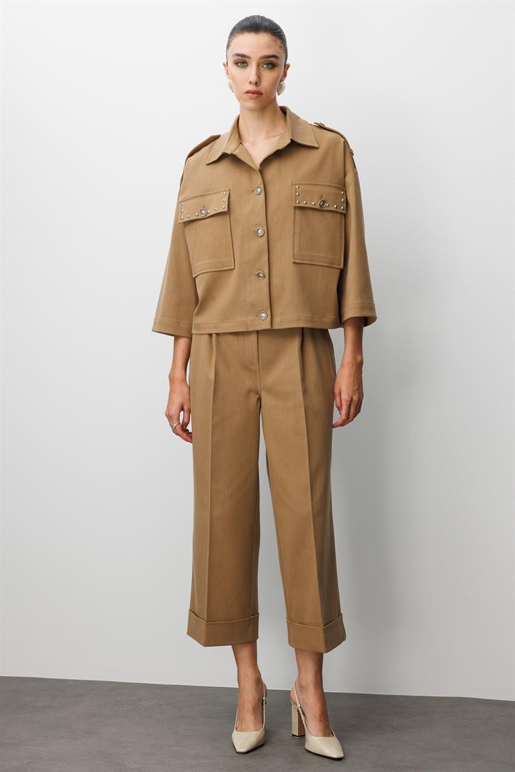 Modailgi  Düşük Omuz Apoletli Cepleri Trok Detaylı Kısa Oversize Ceket - 45013 Camel