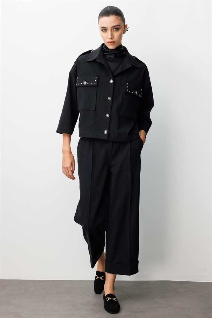 Modailgi  Düşük Omuz Apoletli Cepleri Trok Detaylı Kısa Oversize Ceket - 45013 Siyah