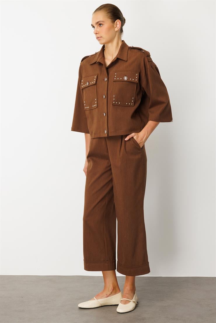 Modailgi  Düşük Omuz Apoletli Cepleri Trok Detaylı Kısa Oversize Ceket - 45013 Kahve