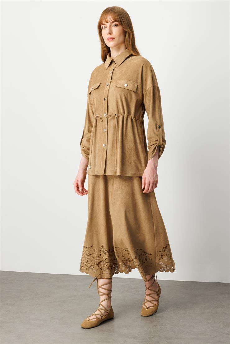 Modailgi  Düşük Omuz Kapak Cepli Sırtı Taş Ve Trok Detaylı Süet Gömlek Vizon