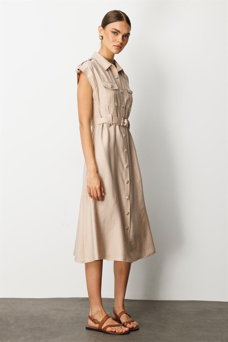 Modailgi  Düşük Omuzlu Apolet ve Kuşak Detaylı Düğme Kapamalı Midi Boy Elbise Bej