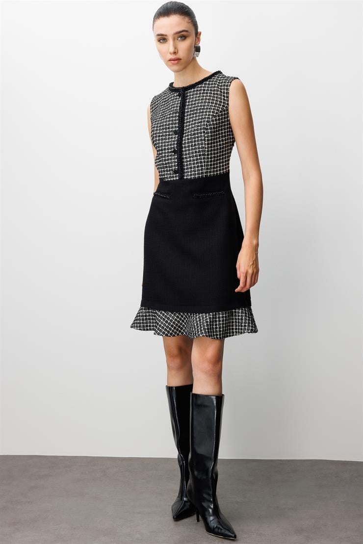 Modailgi  Düz Tuvit Kumaş Garnili İnci Detaylı Etek Ucu Volanlı Tuvit Elbise SİYAH-BEYAZ