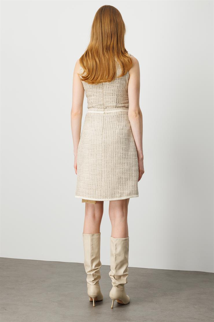 Modailgi  Etek Ucu Kemesi ve Cep Kapakları Şerit Detaylı Kısa Etek Bej