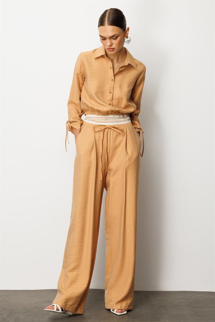 Modailgi  Etek Ucu Lastik ve Ribana Detaylı Bağlamalı Kısa Bluz Gömlek Tarçın