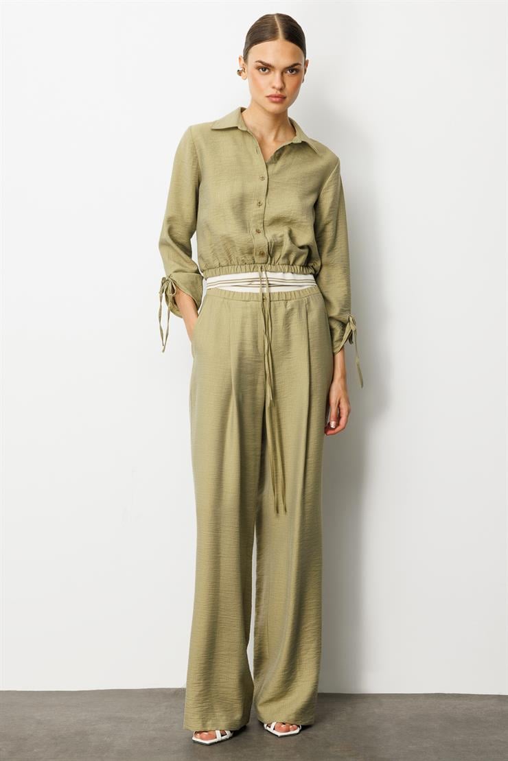 Modailgi  Etek Ucu Lastik ve Ribana Detaylı Bağlamalı Kısa Bluz Gömlek Yağ Yeşili