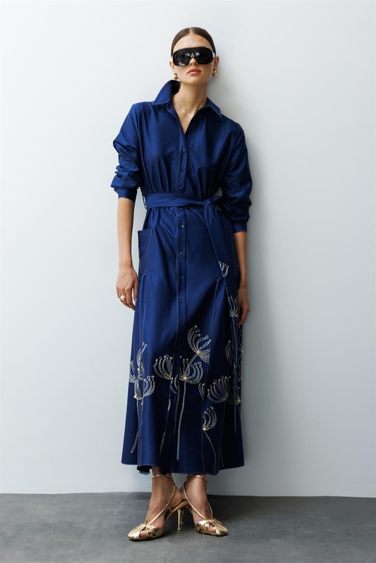 Modailgi  Etek Ucu Nakış ve İşlemeli Beli Lastikli Kuşaklı Safari Kol Uzun Elbise Lacivert