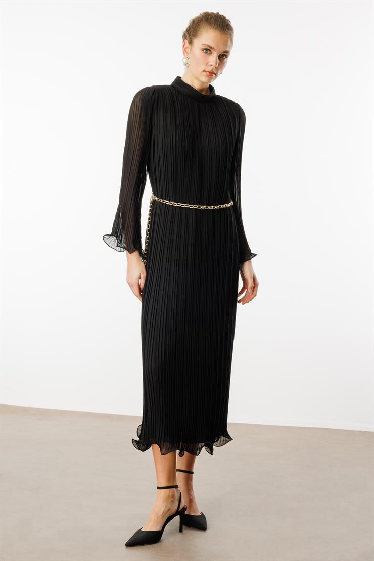 Modailgi  Etek ve Kol Ucu Volanlı Pliseli Zincir Kemerli Midi Boy Elbise Siyah