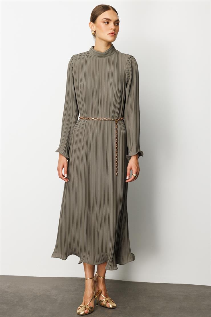 Modailgi  Etek ve Kol Ucu Volanlı Pliseli Zincir Kemerli Midi Boy Elbise Haki