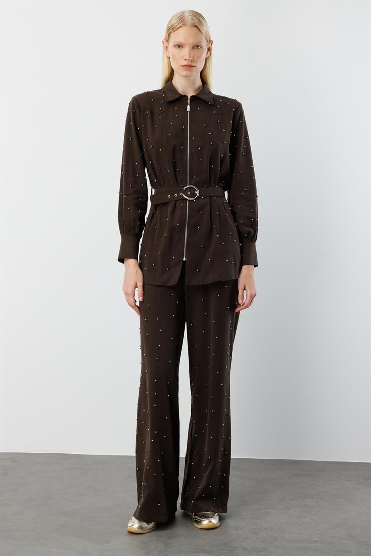 Modailgi  Fermuar Kapamalı İnci Detaylı Beli Kemerli Rahat Kesim Tunik - 40041 Kahve