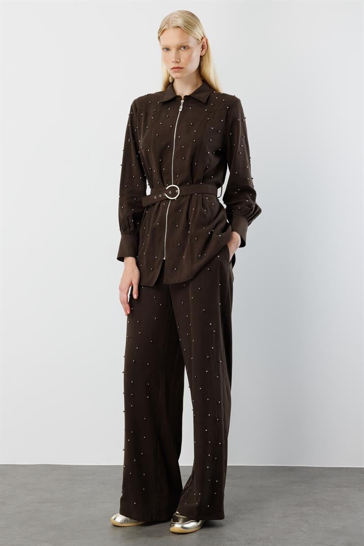 Modailgi  Fermuar Kapamalı İnci Detaylı Beli Kemerli Rahat Kesim Tunik - 40041 Kahve