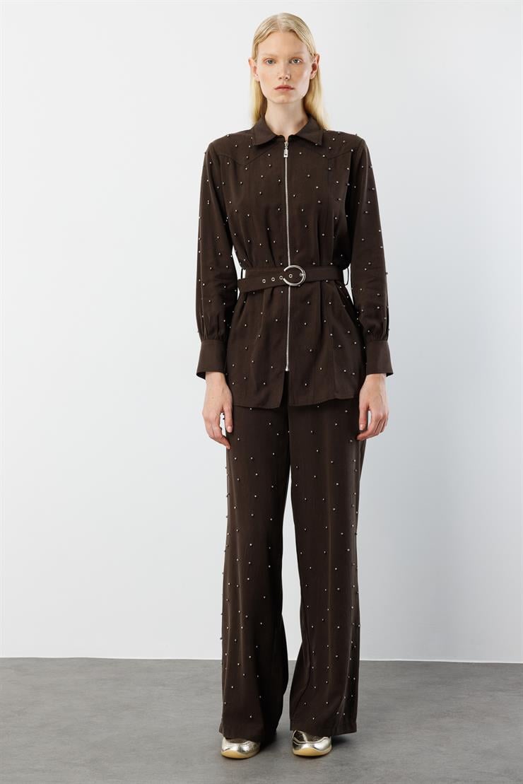 Modailgi  Fermuar Kapamalı İnci Detaylı Beli Kemerli Rahat Kesim Tunik - 40041 Kahve