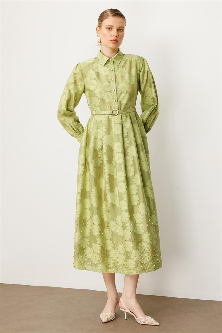 Modailgi  Gömlek Yakalı Yarım Pat Eteği Geniş Pile Detaylı Kemer Akseuarlı Uzun Elbise Yeşil