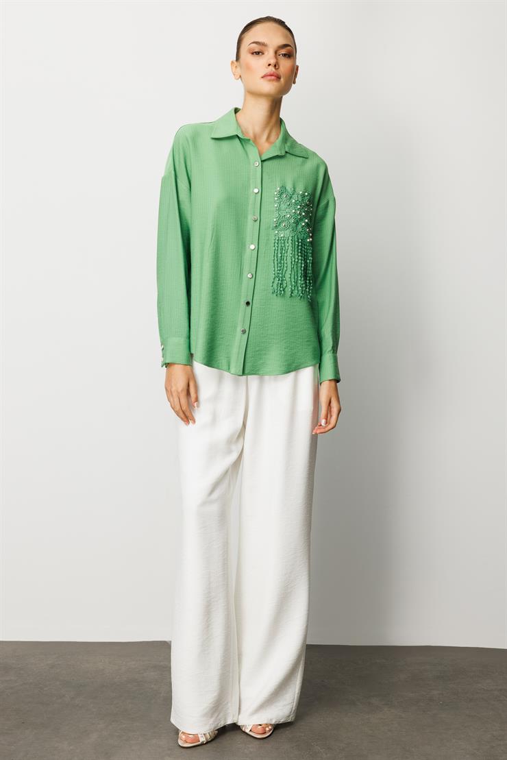 Modailgi  Güpür ve İnci Aksesuar Detaylı Düşük Omuzlu Ara Boy Oversize Gömlek Yeşil