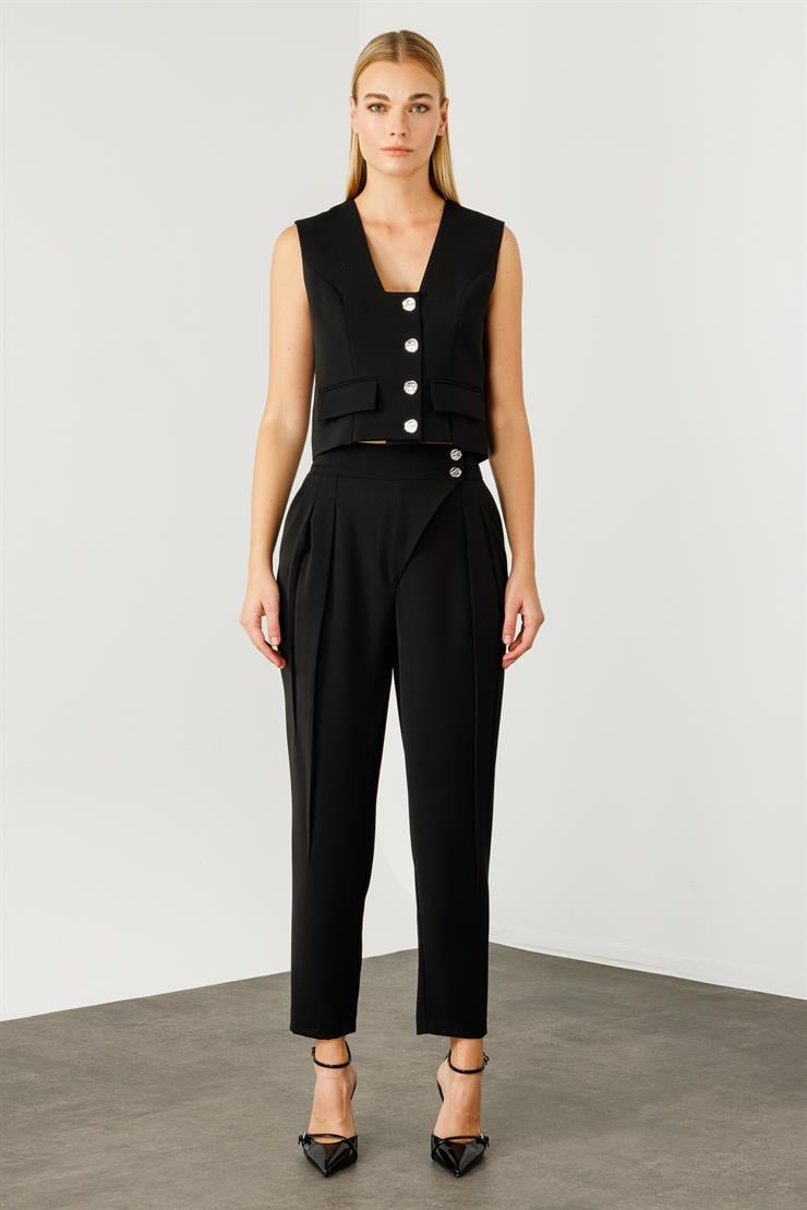 Modailgi  Kare Yaka Kapamalı Yırtmaç ve Kapak Detaylı Kısa Yelek - 4118 Siyah