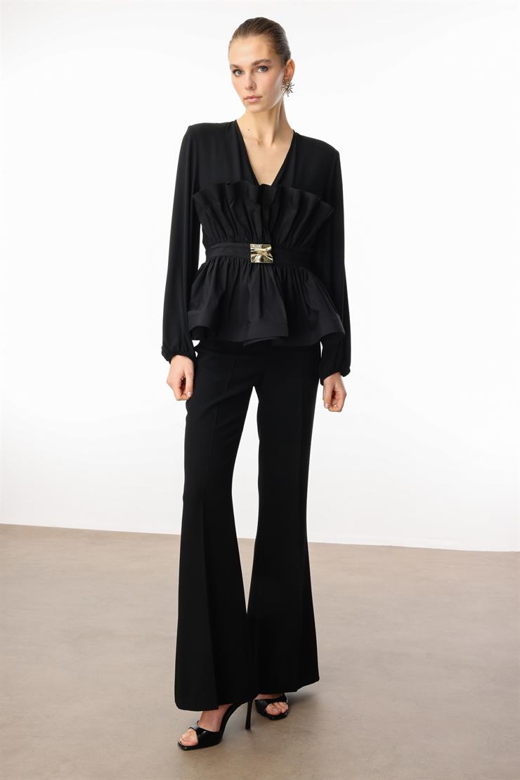 Modailgi  Kemeri Metal Tokalı Koton Kumaş Garnili Büzgülü Volanlı Bluz Siyah