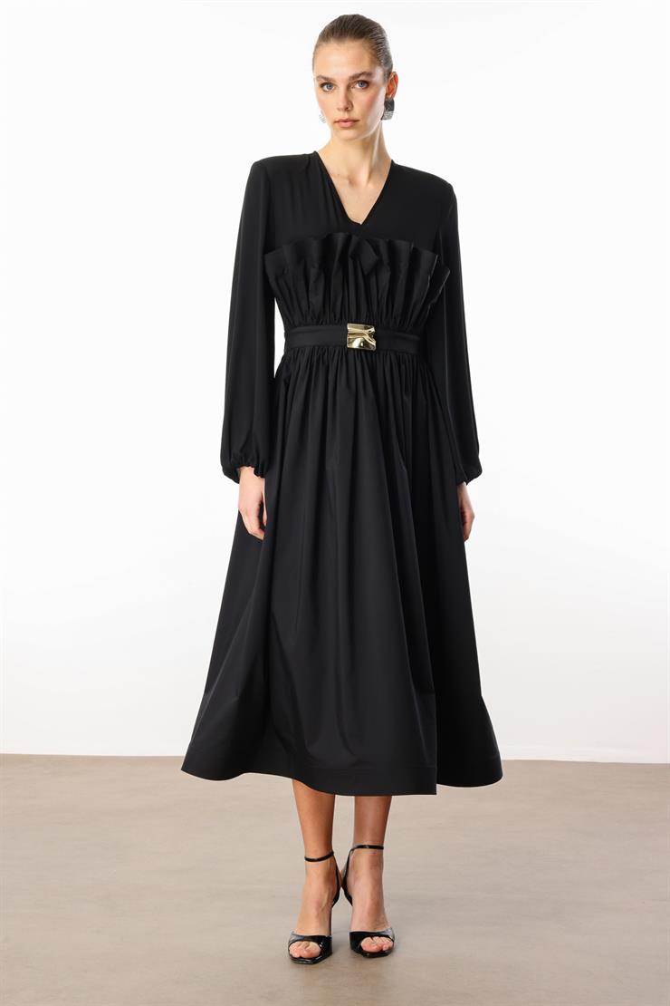 Modailgi  Kemeri Metal Tokalı Koton Kumaş Garnili Büzgülü Volanlı Elbise Siyah