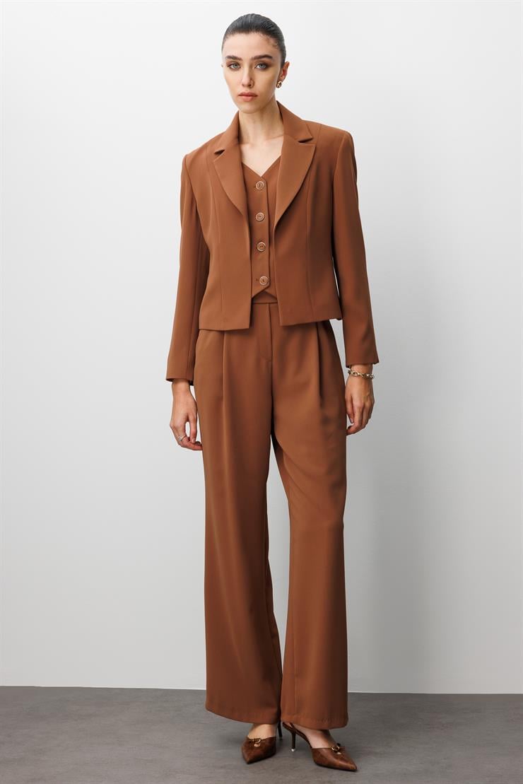 Modailgi  Kırlangıç Yaka Kuptan Kesik Yelek Detaylı Astarlı Kısa Ceket - 40030 Tarçın