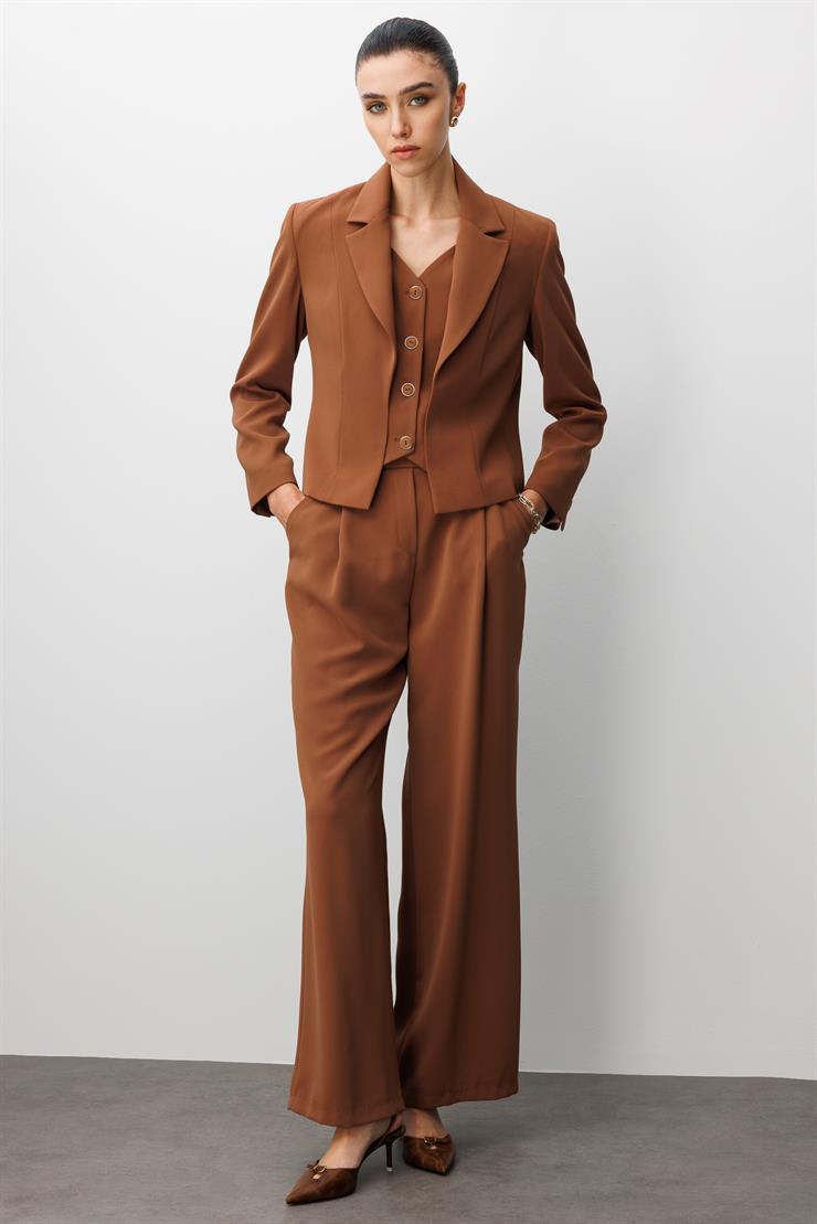 Modailgi  Kırlangıç Yaka Kuptan Kesik Yelek Detaylı Astarlı Kısa Ceket - 40030 Tarçın