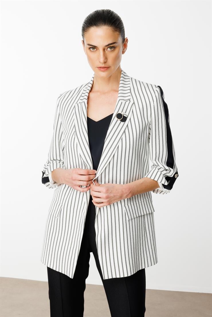 Modailgi  Kolları Apolet ve Şerit Detaylı İnce Astarlı Çizgili Ceket Siyah