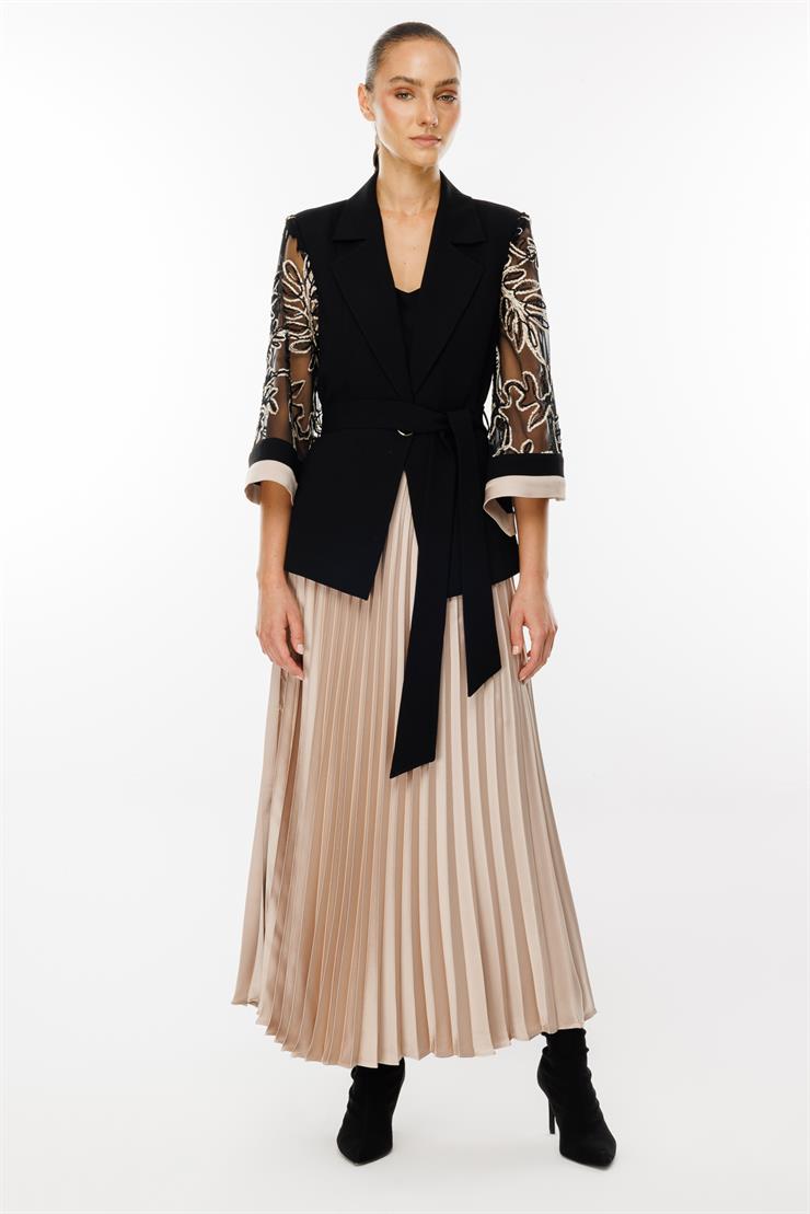 Modailgi  Kolları Evaze Güpürlü Kısa Ceket Siyah