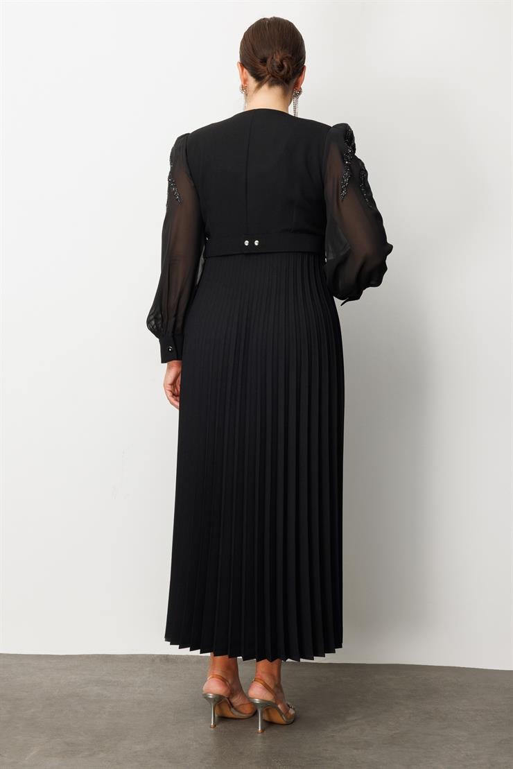 Modailgi  Kolları Omuzları Taşlı Beli Kemerli Piliseli Uzun Elbise Siyah