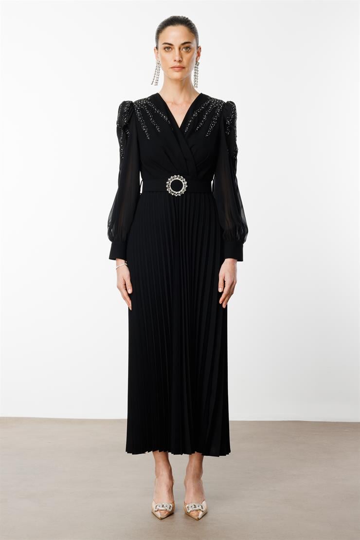 Modailgi  Kolları Omuzları Taşlı Beli Kemerli Piliseli Uzun Elbise Siyah