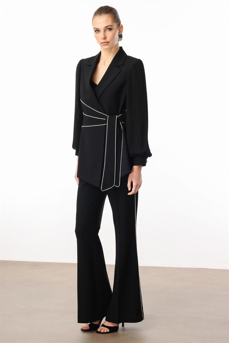 Modailgi  Kolları Piliseli Şerit Aksesuarlı Ceket Siyah