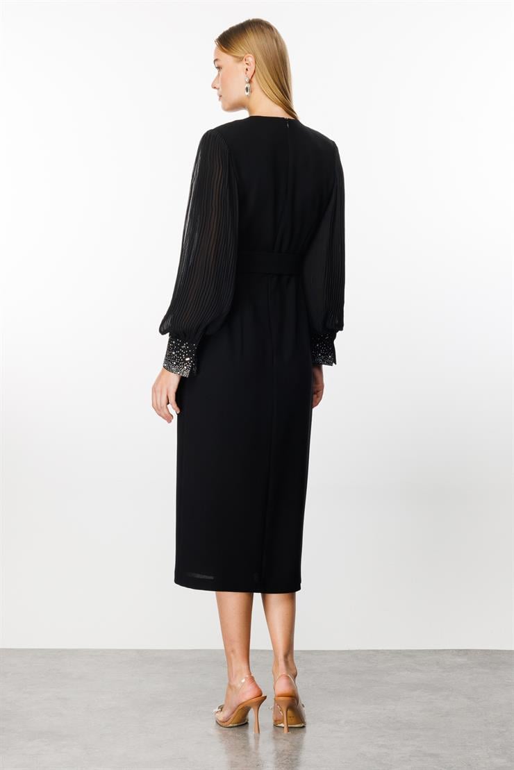 Modailgi  Kolları Piliseli Taş Detaylı Elbise Siyah